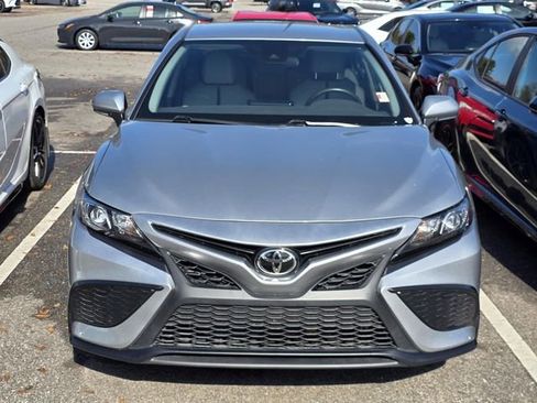 Used 2024 Toyota Camry SE image 2