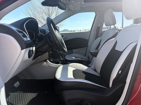 Used 2019 Jeep Compass Latitude w/ Popular Equipment Group image 11