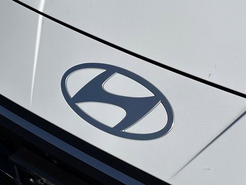 Used 2025 Hyundai Elantra Blue image 13