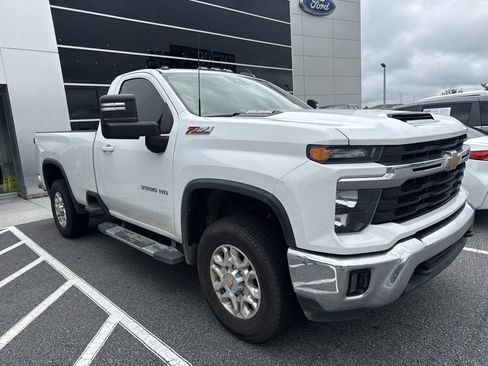 Used 2024 Chevrolet Silverado 3500 LT w/ Convenience Package AWD/4WD image 1