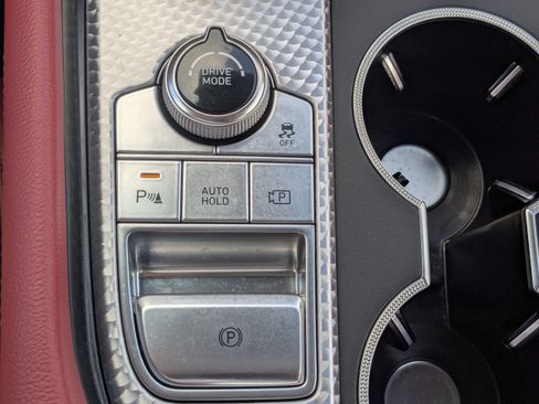 Used 2023 Genesis G70 2.0T w/ Sport Prestige Package image 20