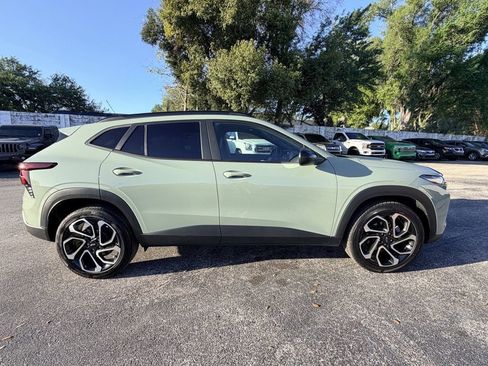 Certified 2024 Chevrolet Trax RS w/ Sunroof Package image 3