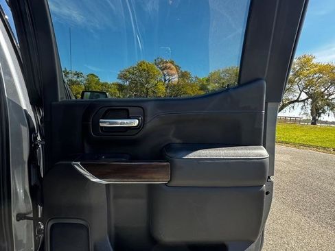 Used 2021 GMC Sierra 1500 SLT image 16