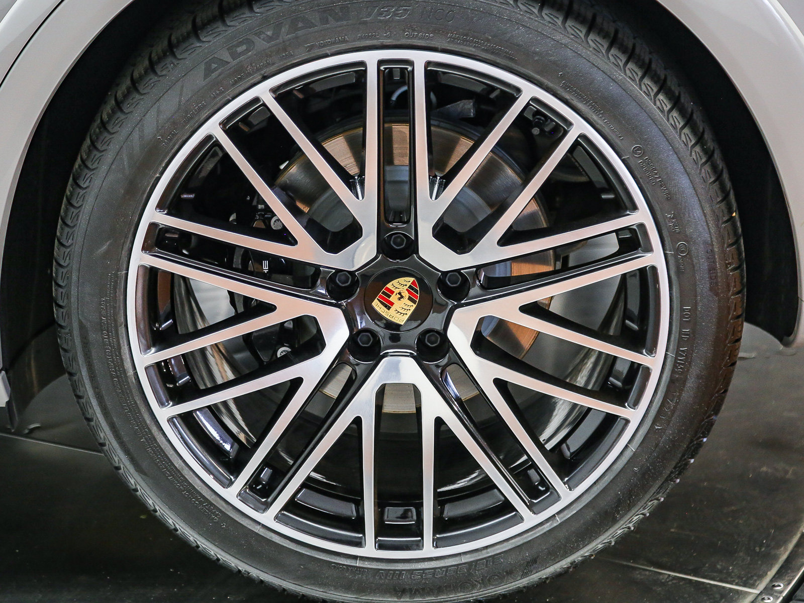 Certified 2024 Porsche Cayenne S AWD/4WD image 14