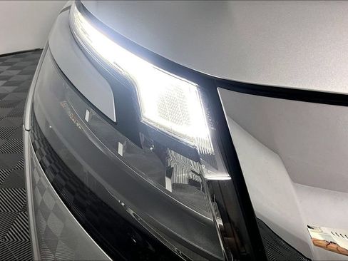 Used 2025 Nissan Pathfinder SV FWD image 29