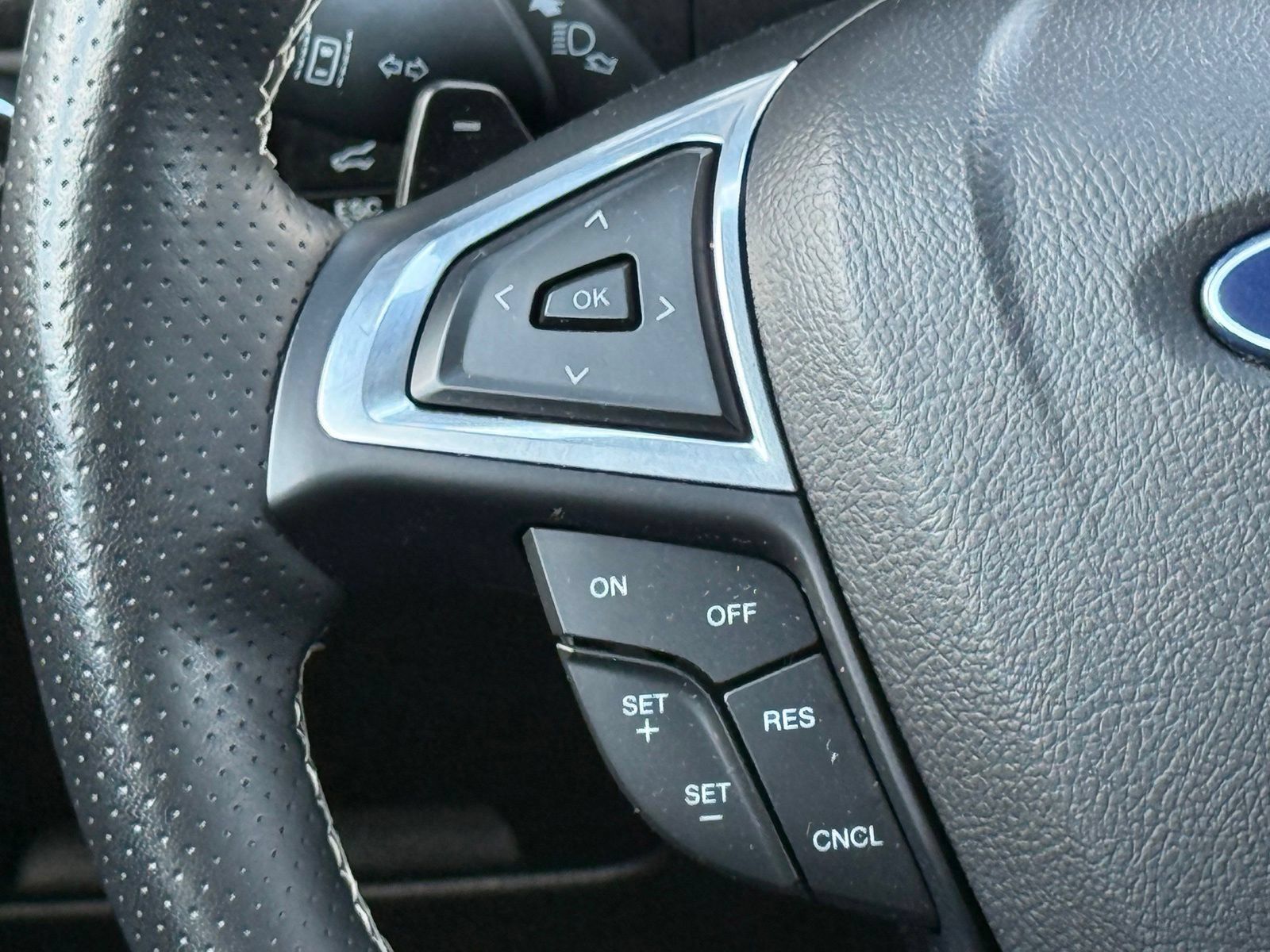 Used 2023 Ford Edge ST AWD/4WD image 29