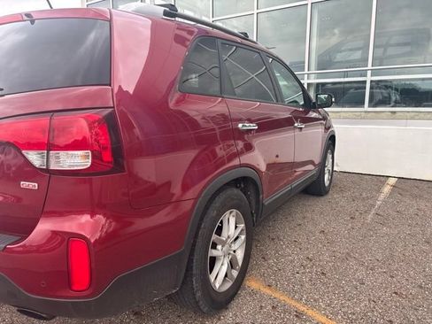 Used 2014 Kia Sorento LX FWD image 3