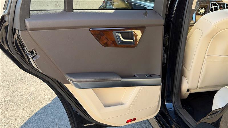 Used 2015 Mercedes-Benz GLK 350 4MATIC image 39