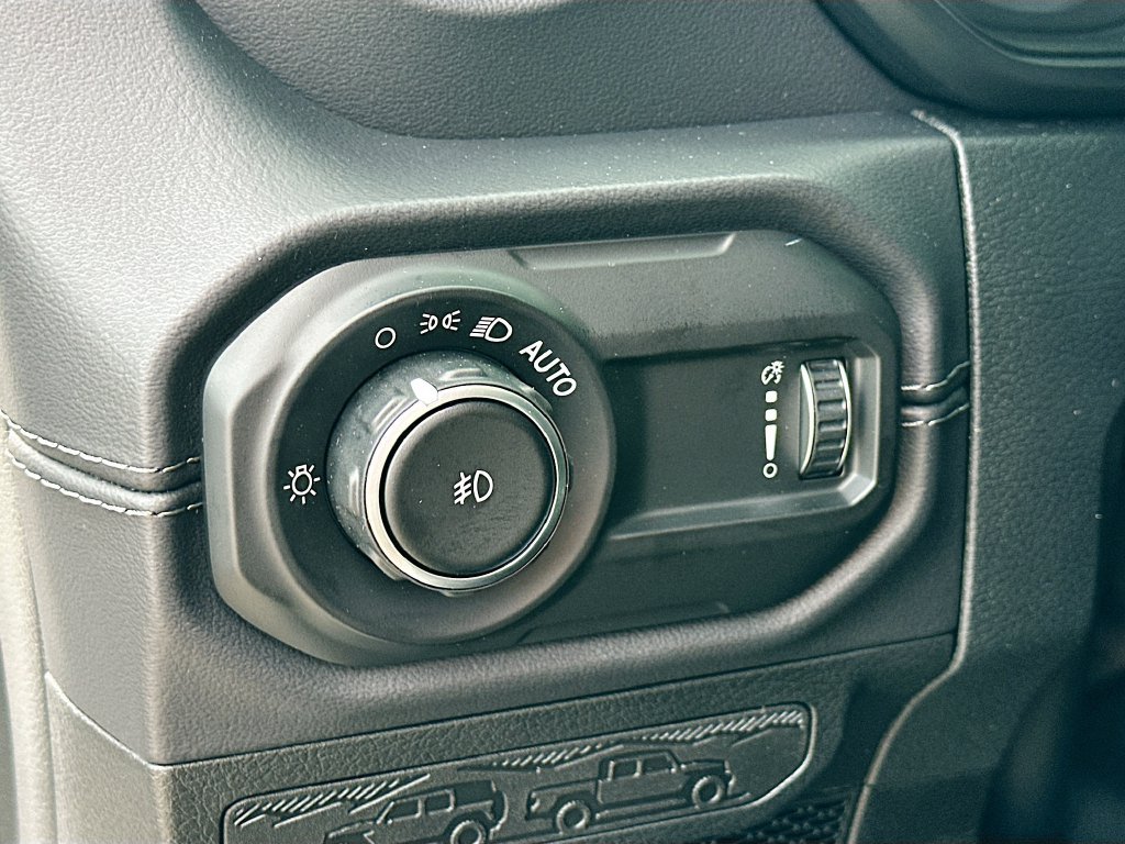 New 2026 Jeep Wrangler Unlimited Sahara AWD/4WD image 14