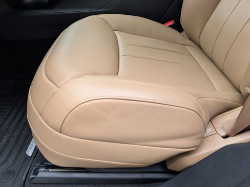 Used 2024 Land Rover Range Rover Sport SE image 26