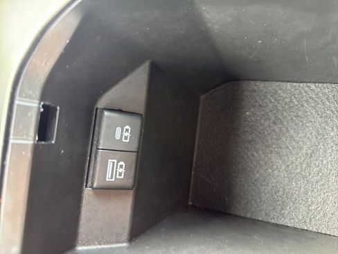 Used 2023 Toyota Camry XSE image 28