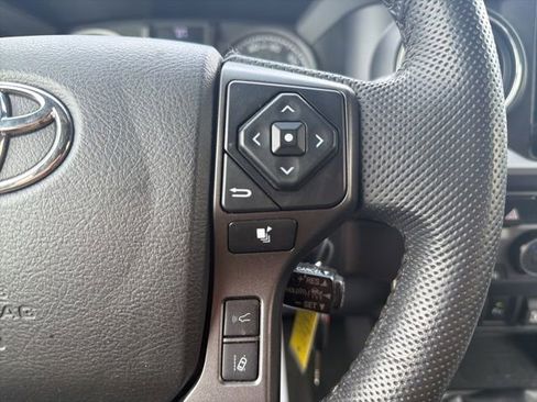 Used 2023 Toyota Tacoma TRD Sport w/ Advanced Technology Package image 18