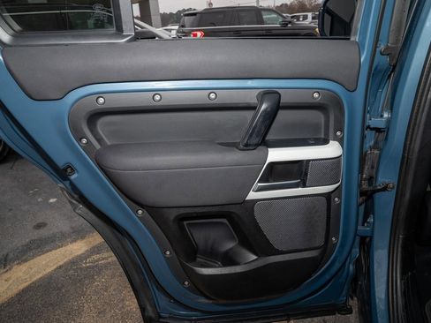 Used 2020 Land Rover Defender 110 SE image 13