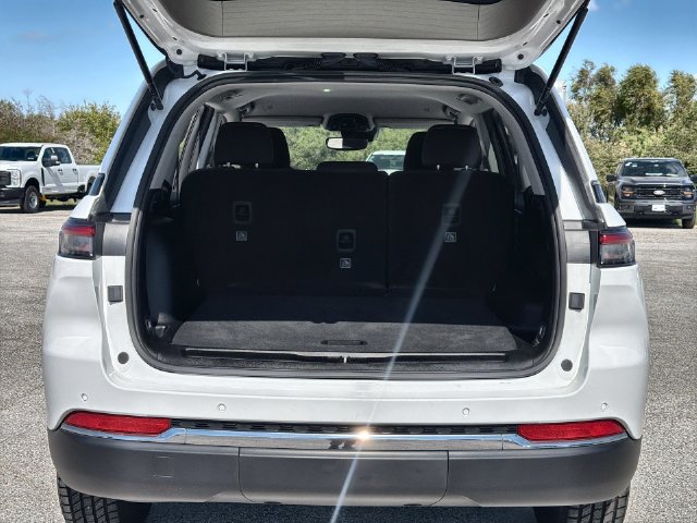 Used 2024 Jeep Grand Cherokee Laredo RWD image 22