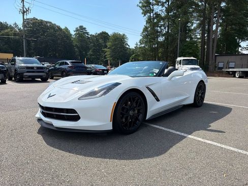 Used 2017 Chevrolet Corvette Stingray Convertible w/ 3LT Preferred Equipment Group RWD image 8