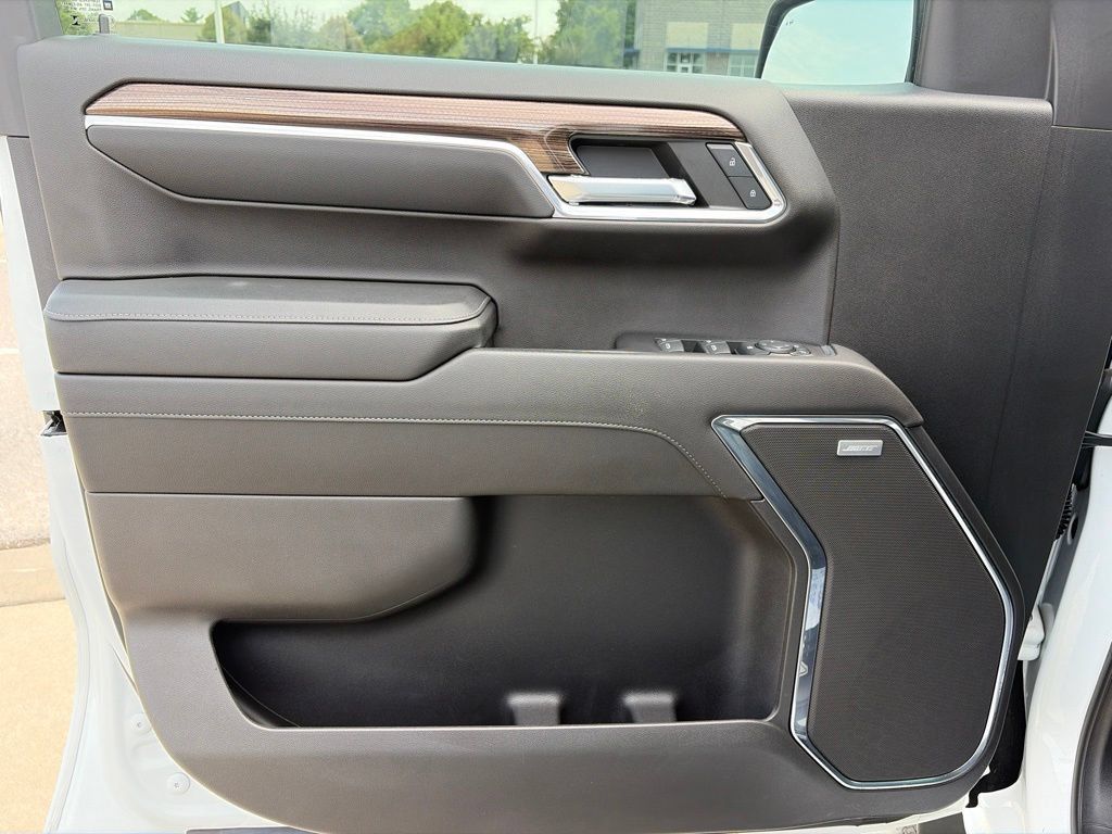 Used 2023 Chevrolet Silverado 1500 LT Trail Boss w/ Convenience Package II AWD/4WD image 47
