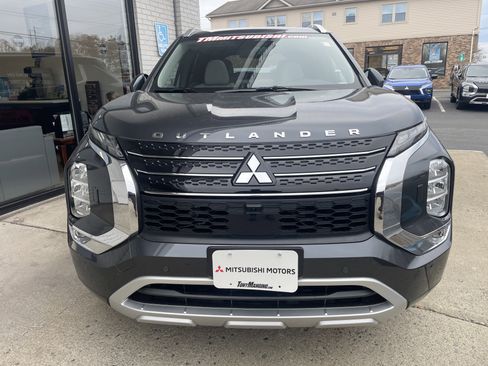 New 2025 Mitsubishi Outlander SEL image 2
