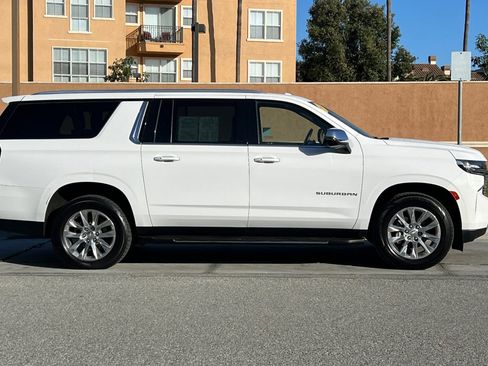 Used 2023 Chevrolet Suburban Premier image 3