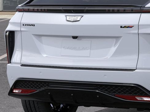 New 2026 Cadillac Lyriq V w/ LPO, Onyx Lite Package AWD/4WD image 14