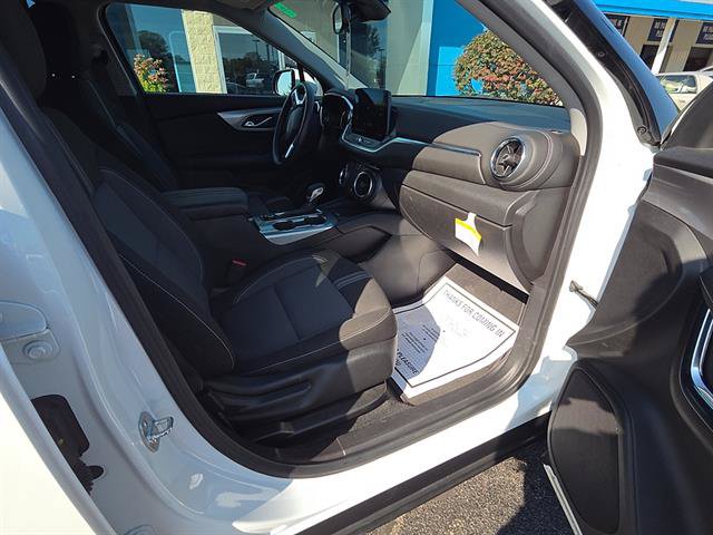 Used 2024 Chevrolet Blazer LT w/ Convenience Package FWD image 10