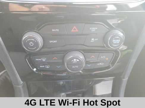 Used 2019 Chrysler 300 S image 7