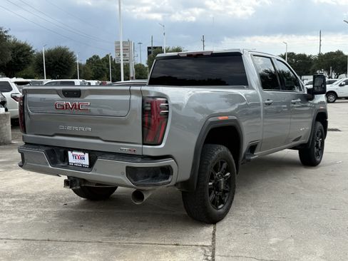 Used 2026 GMC Sierra 2500 AT4 AWD/4WD image 5