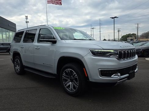 Used 2024 Jeep Wagoneer Series II w/ Flexible Seating Group RWD image 7
