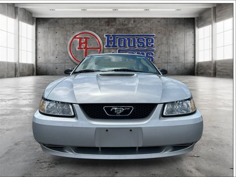 Used 2000 Ford Mustang Coupe RWD image 2