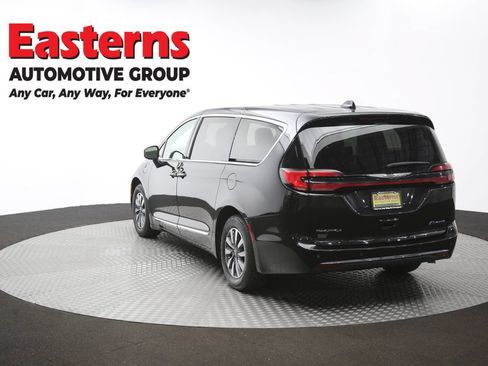 Used 2023 Chrysler Pacifica Limited FWD image 69