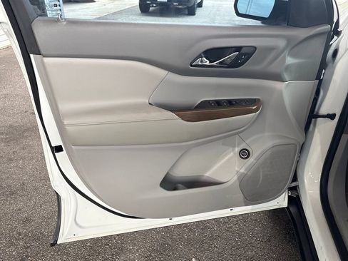 Used 2017 GMC Acadia SLE FWD image 9