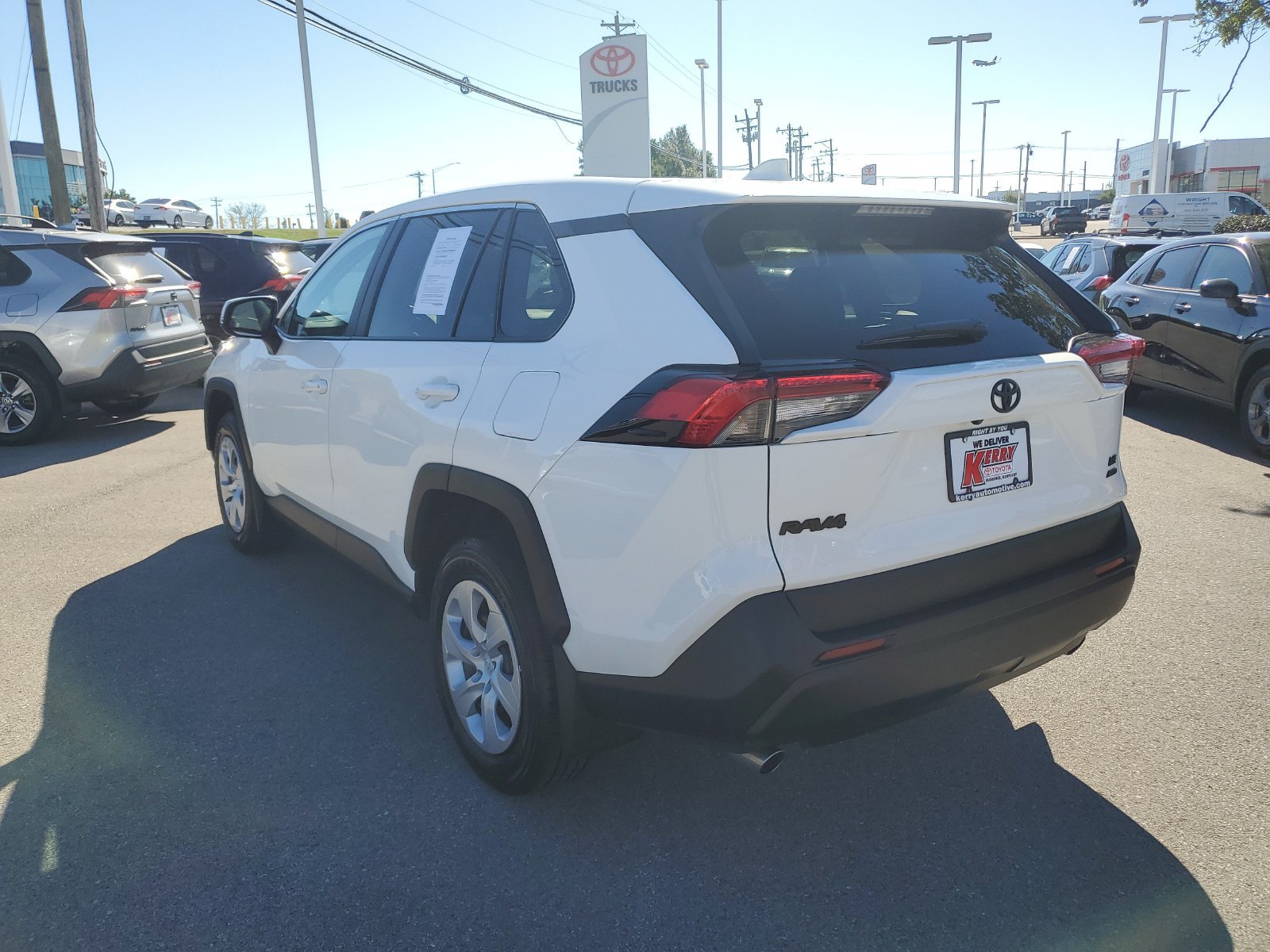 Used 2025 Toyota RAV4 LE AWD/4WD image 3