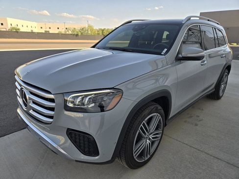 Used 2024 Mercedes-Benz GLS 450 4MATIC image 6