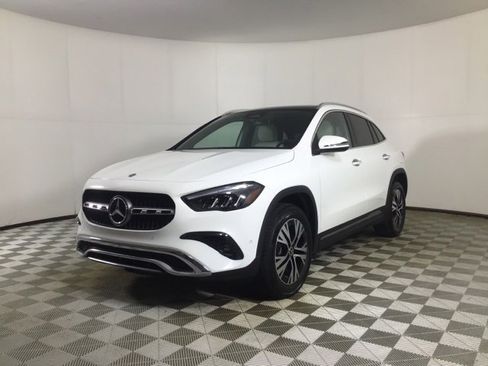 Used 2025 Mercedes-Benz GLA 250 4MATIC image 3