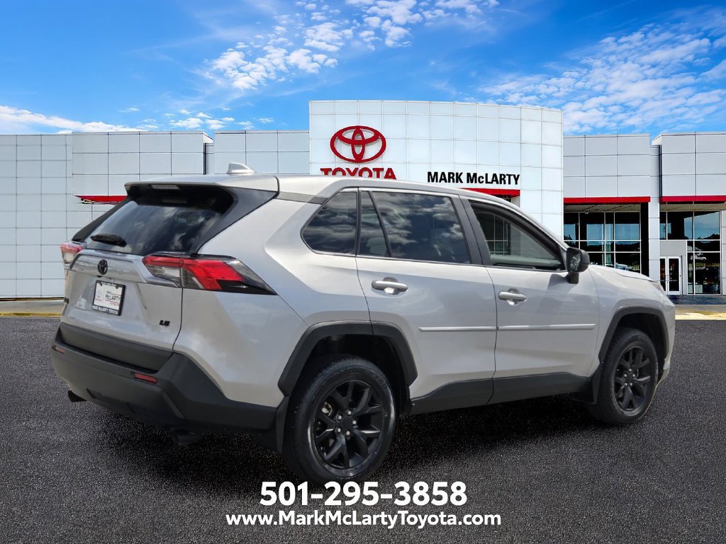 Used 2023 Toyota RAV4 LE FWD image 5