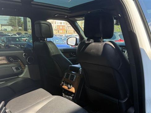 Used 2018 Land Rover Range Rover Supercharged image 14