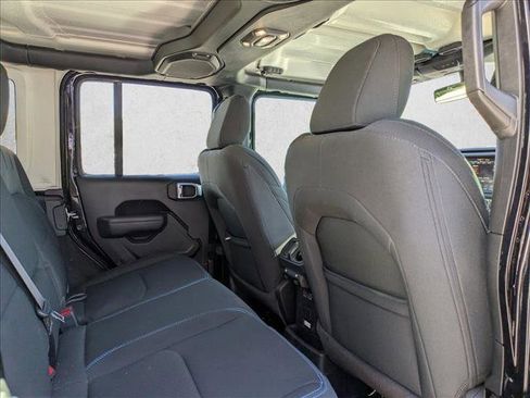 Used 2023 Jeep Wrangler Unlimited Rubicon 4xe image 13