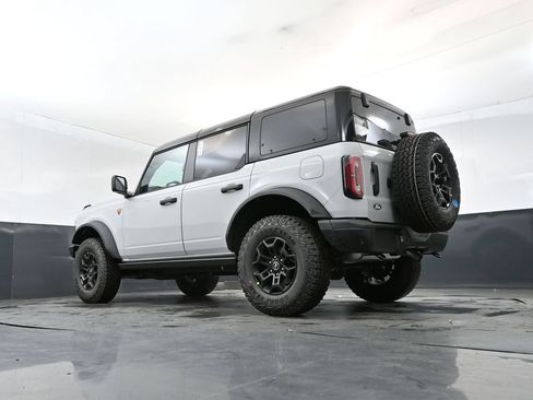 New 2026 Ford Bronco Badlands AWD/4WD image 14