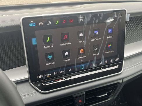 New 2026 Volkswagen Tiguan SE AWD/4WD image 19