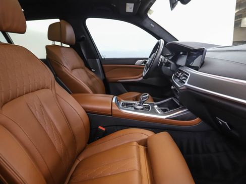 Certified 2022 BMW X7 M50i image 35