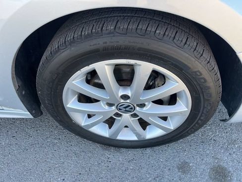 Used 2013 Volkswagen Jetta SE FWD image 30