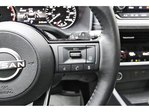 Certified 2022 Nissan Rogue SV w/ SV Premium Package image 16