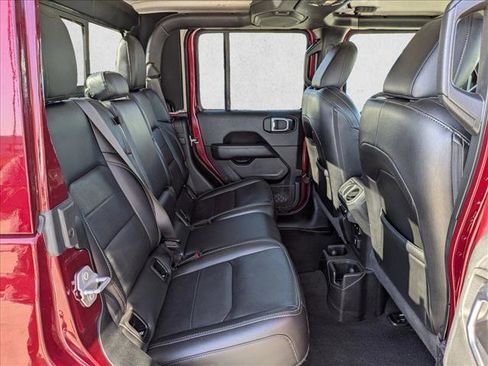 Used 2021 Jeep Gladiator Overland image 19