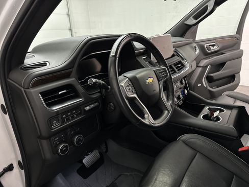 Used 2022 Chevrolet Tahoe Premier AWD/4WD image 18