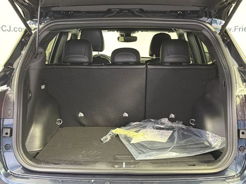 New 2026 Jeep Compass Limited image 8