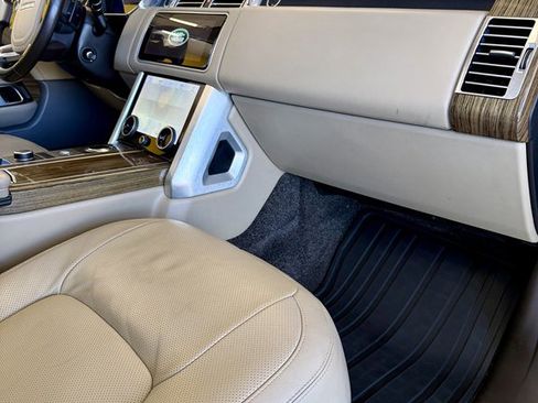 Used 2018 Land Rover Range Rover Supercharged image 12