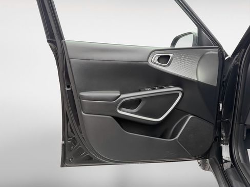 Used 2023 Kia Soul LX w/ Option Group 015 image 14