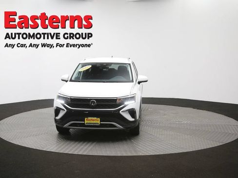 Used 2024 Volkswagen Taos SE FWD image 51