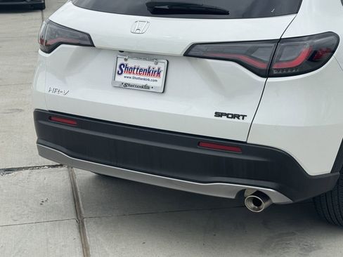 Used 2025 Honda HR-V Sport image 6