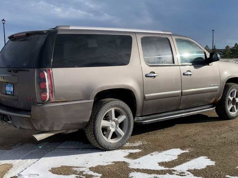 Used 2011 GMC Yukon XL Denali image 8