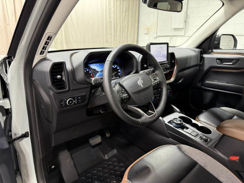 Used 2024 Ford Bronco Sport Outer Banks w/ Tech Package image 10